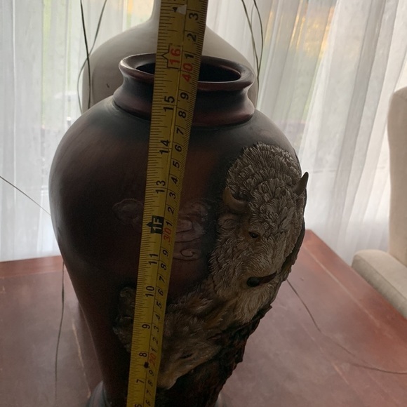 The Bradford Exchange 2007 "Ancient Spirits" 15" Vase Retired animal‎ brown - Picture 8 of 10